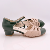 Dettaglio tomaia T-bar Perl art. 413 Nicole Rimini fascetta T nasetto centrale Mod. 2CAB pelle verde rosa cipria aperture traspiranti piede regolare scarpa swing lindy hop charleston mesi estivi
