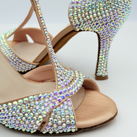 Serena 147BS Nicole Rimini scarpa da ballo tacco rocchetto 9HR, tomaia in raso carne chiaro con strass aurora boreale, punta aperta semi-arrotondata fascia a farfalla Mod. F1P2, vista posteriore, per salsa cubana e liscio
