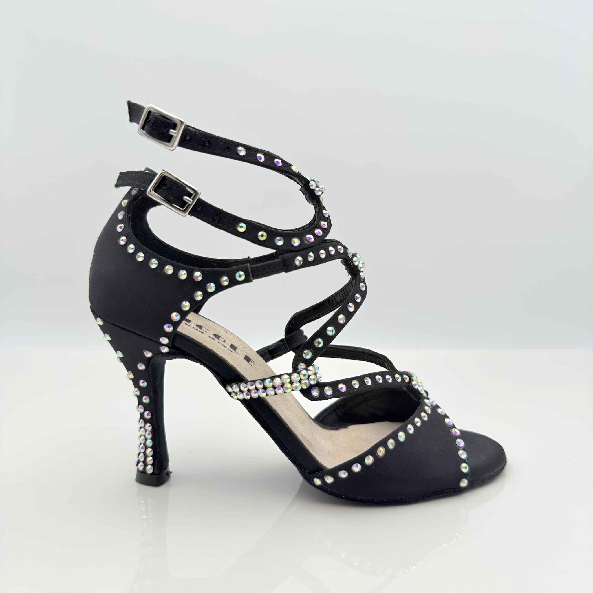 Sharon 162S scarpa da ballo in raso nero con strass aurora boreale, doppia allacciatura incrociata cinturino collo piede caviglia Mod. 1CAC, tacco rocchetto 9HR, vista frontale, per salsa e bachata sensual, Nicole Rimini
