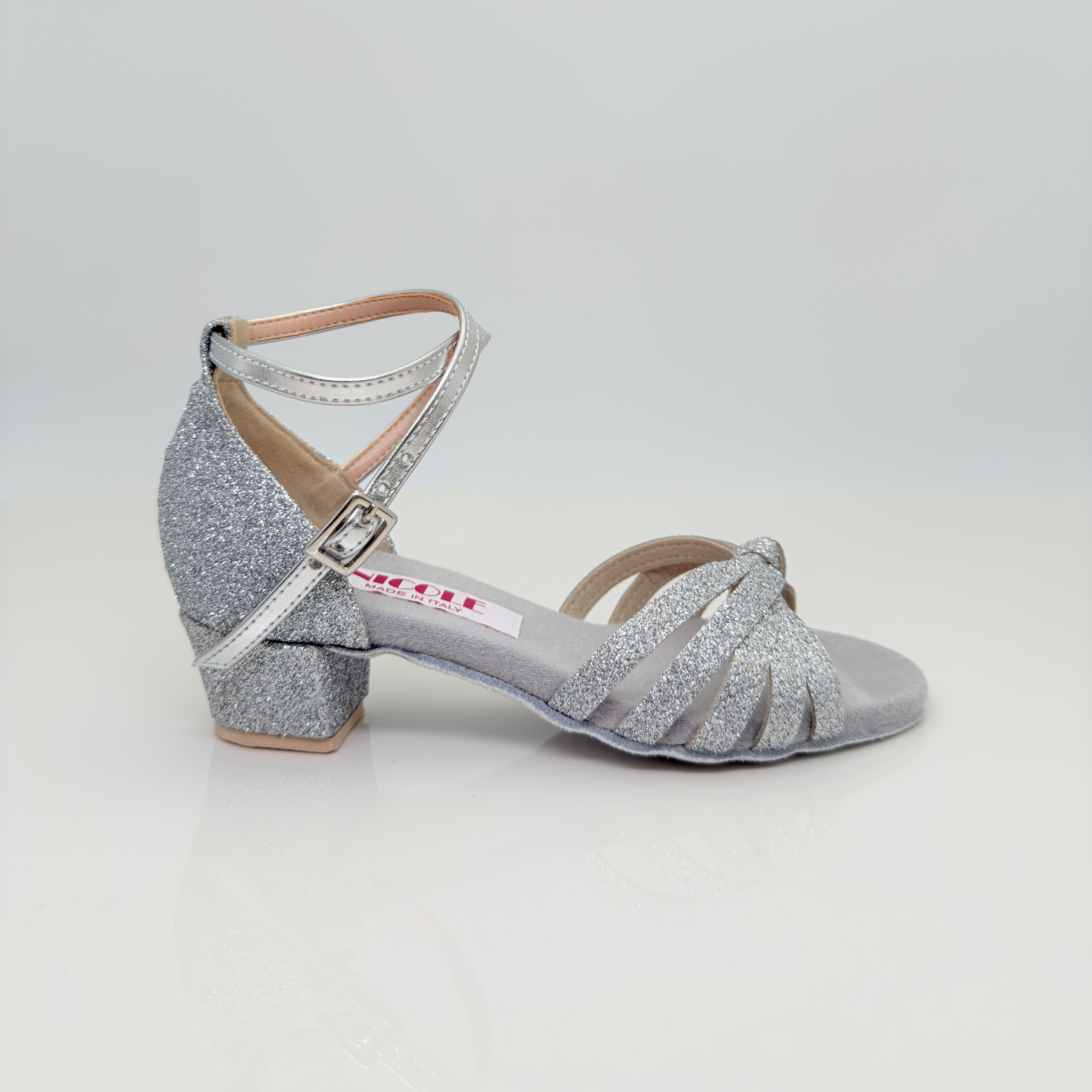 Sole art. 401G Nicole Rimini scarpe da ballo folk liscio romagnolo bambina in tessuto glitter argento, cinturino incrociato alla caviglia Mod. 2CAI, tacco rocchetto 3,5HQ plateau 1cm, punta aperta semi-arrotondata F2P3, flessibile kids girl
