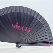 Nicole Ventaglio nero logo fuxia serate ballo danza — ventaglio pieghevole plastica